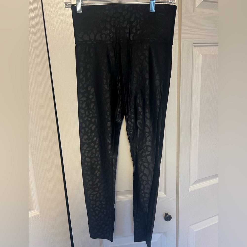 Carbon 38 Takara Shine Leopard Print leggings